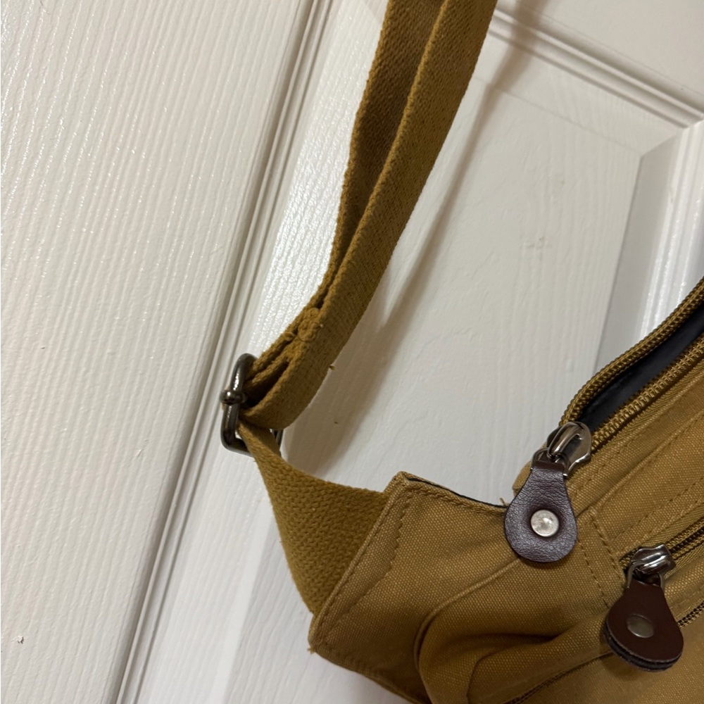 Rothco Vintage Beige Crossbody Bag - Picture 4 of 14